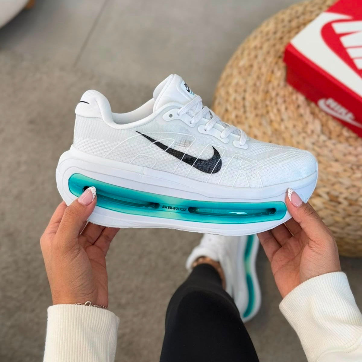 NIKE VOMERO PREMIUM - DAMA