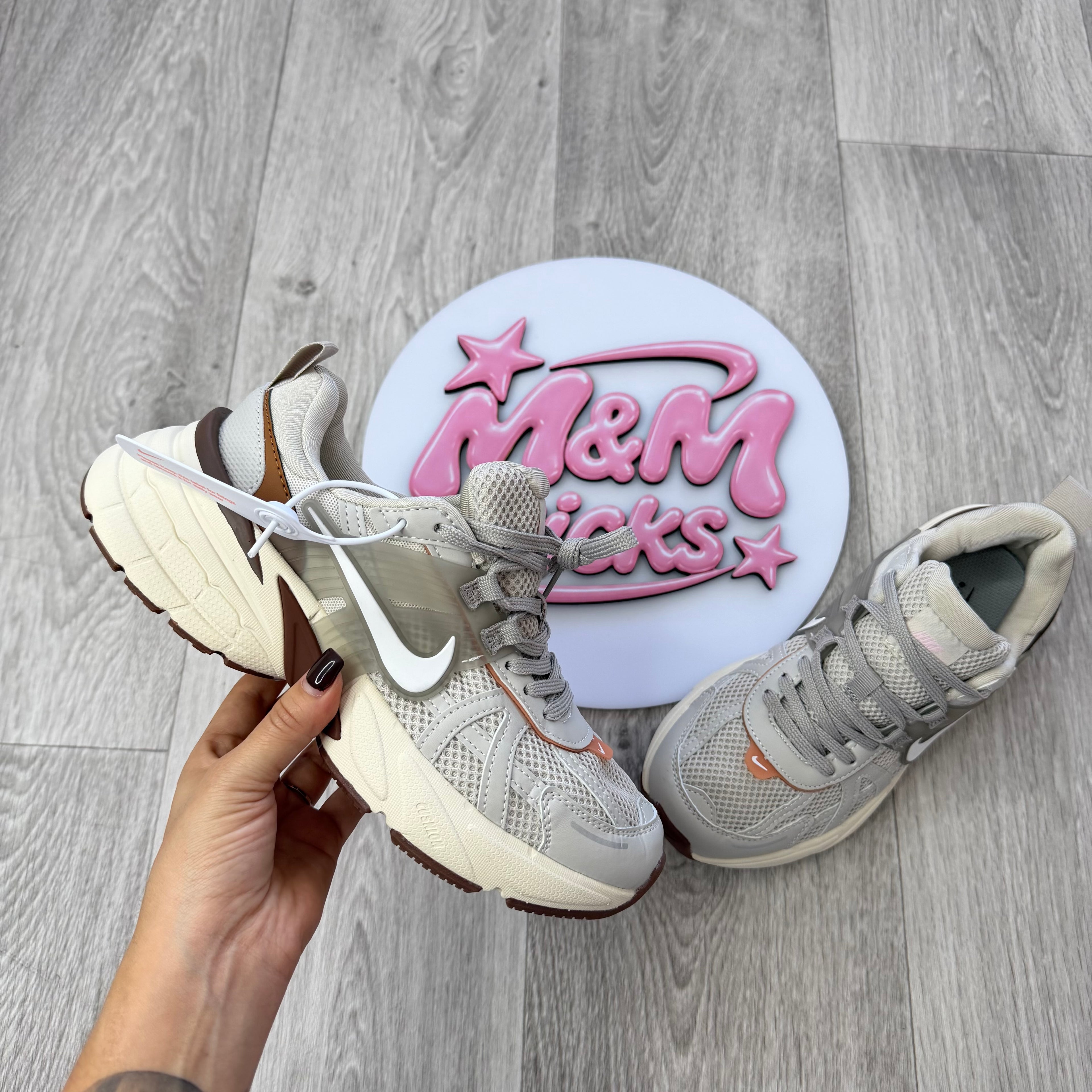 NIKE V2K RUN