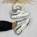 ON CLOUDRUNNER 2