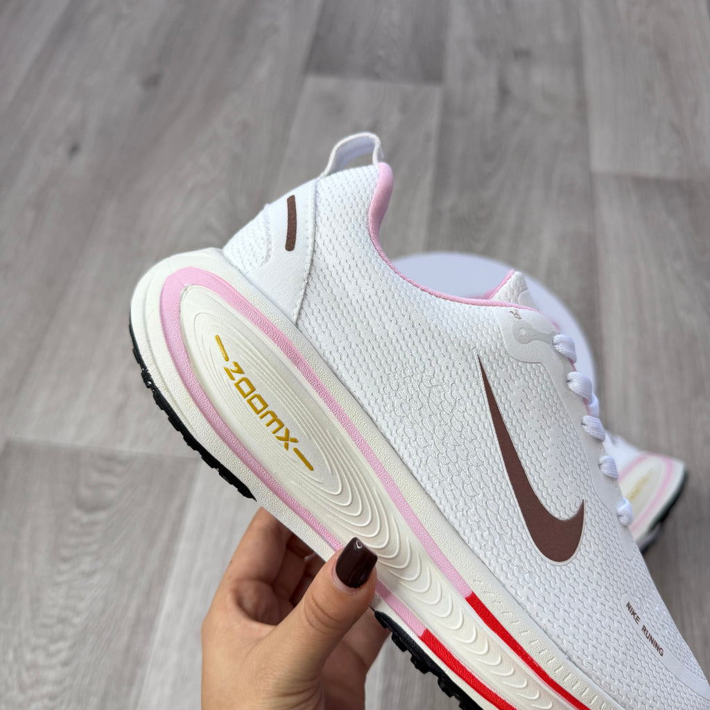 NIKE VOMERO PLUS