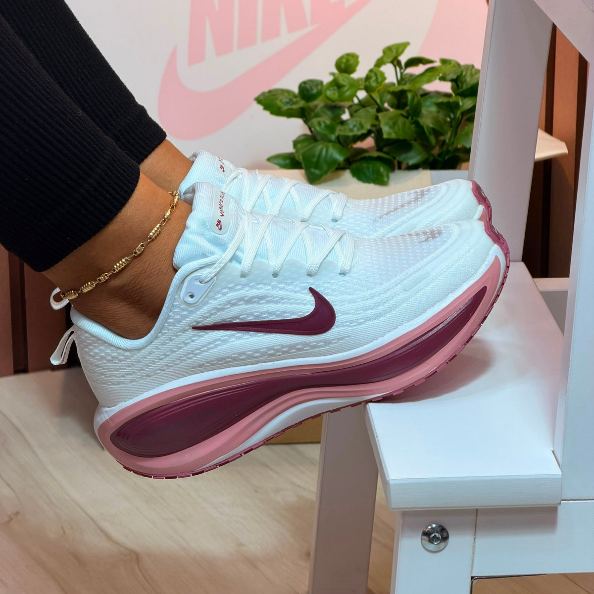 NIKE VOMERO PLUS