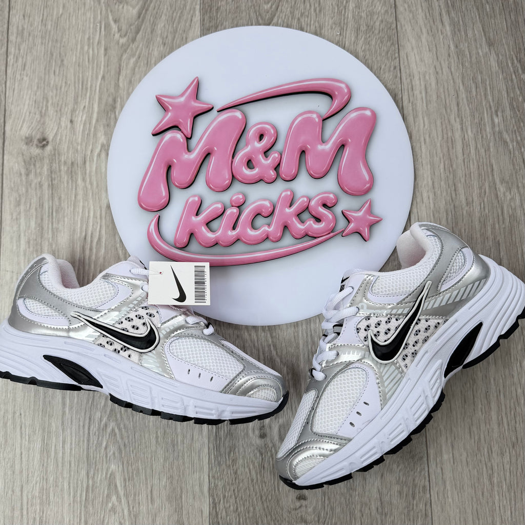 NIKE V5K RNR
