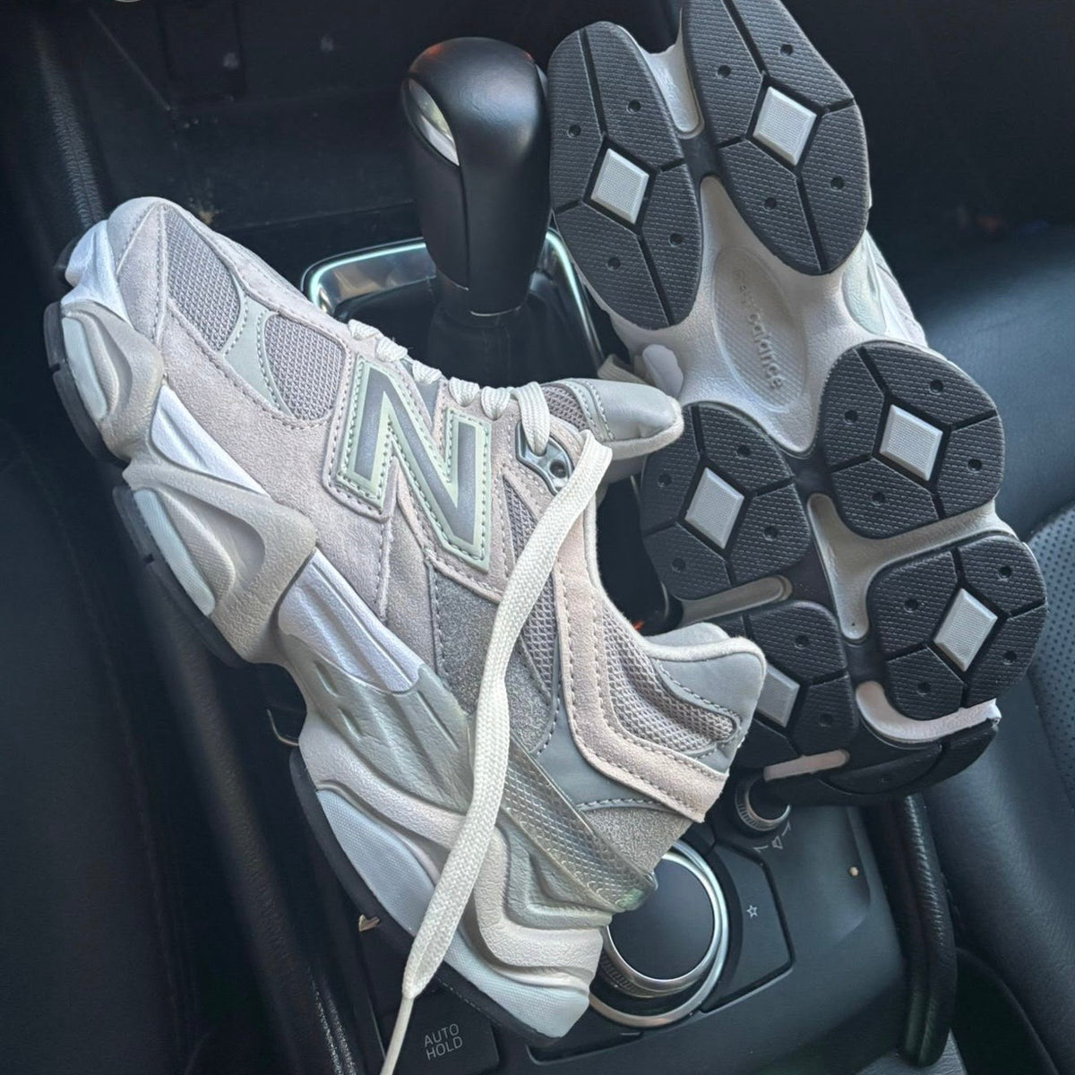 NEW BALANCE 9060