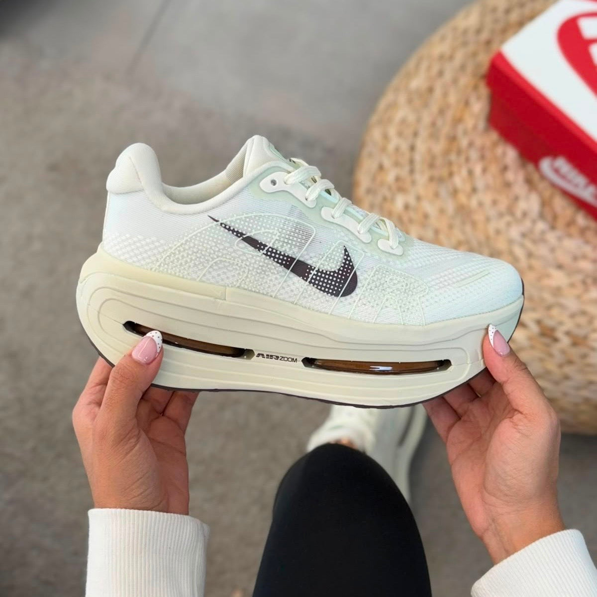 NIKE VOMERO PREMIUM - DAMA