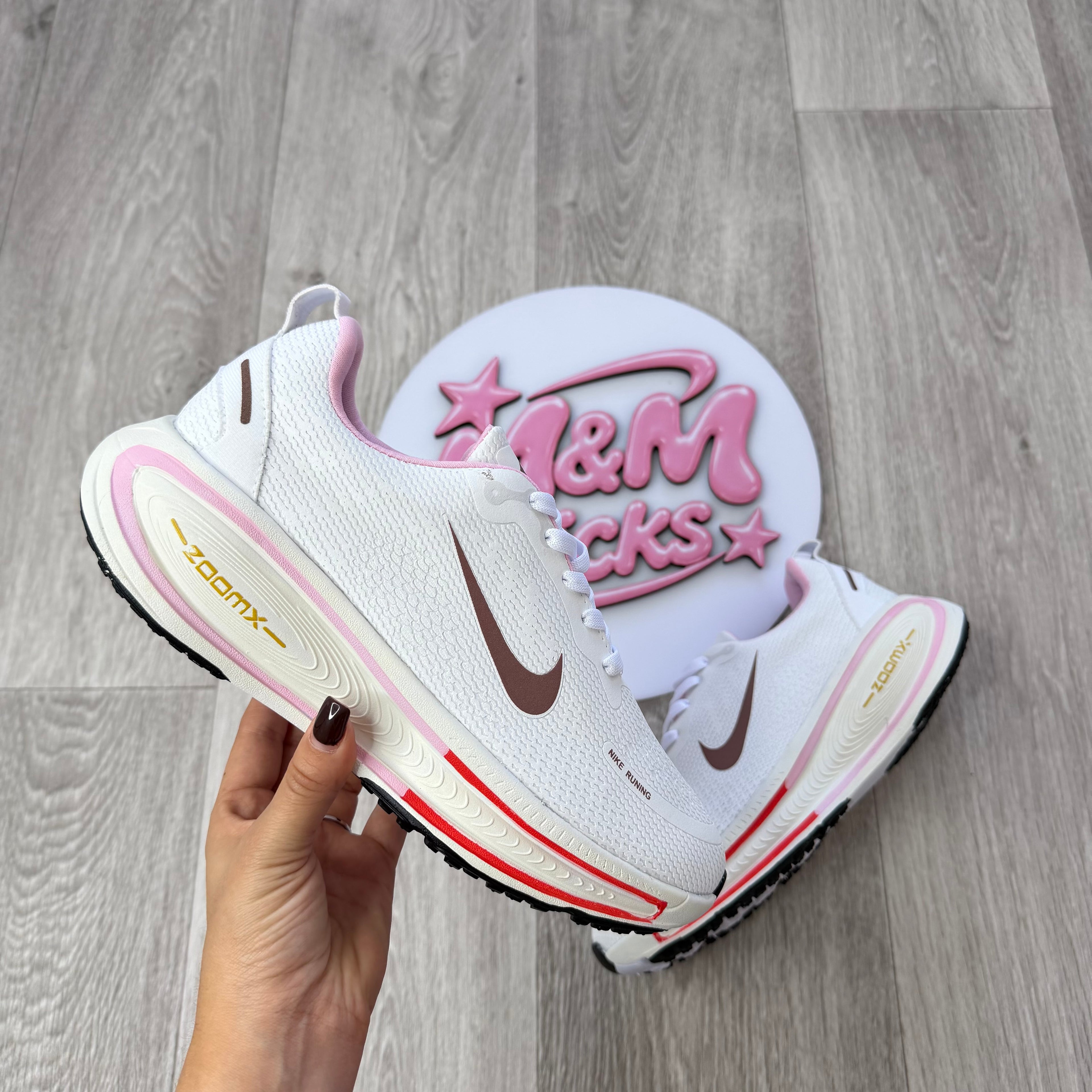 NIKE VOMERO PLUS