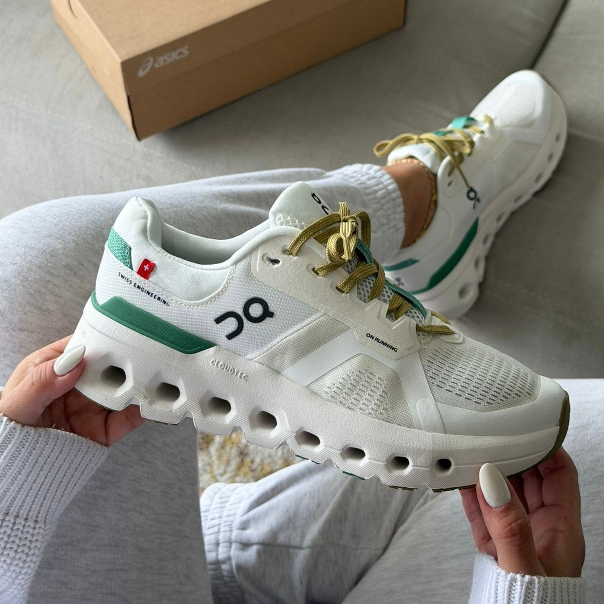 ON CLOUDRUNNER 2