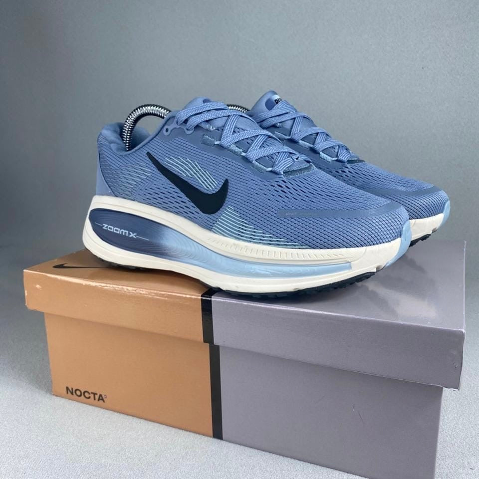 NIKE VOMERO 18