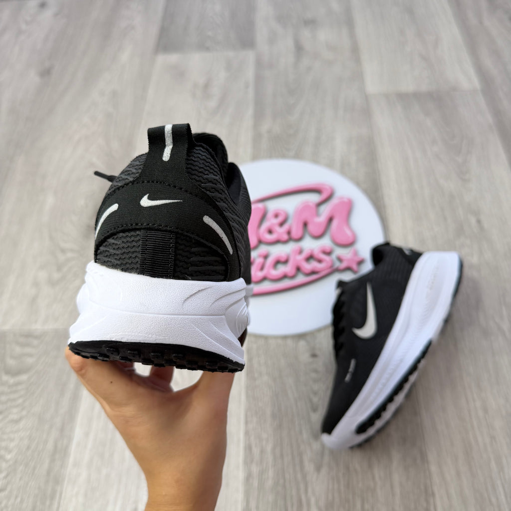 NIKE VOMERO PLUS - NEGRO