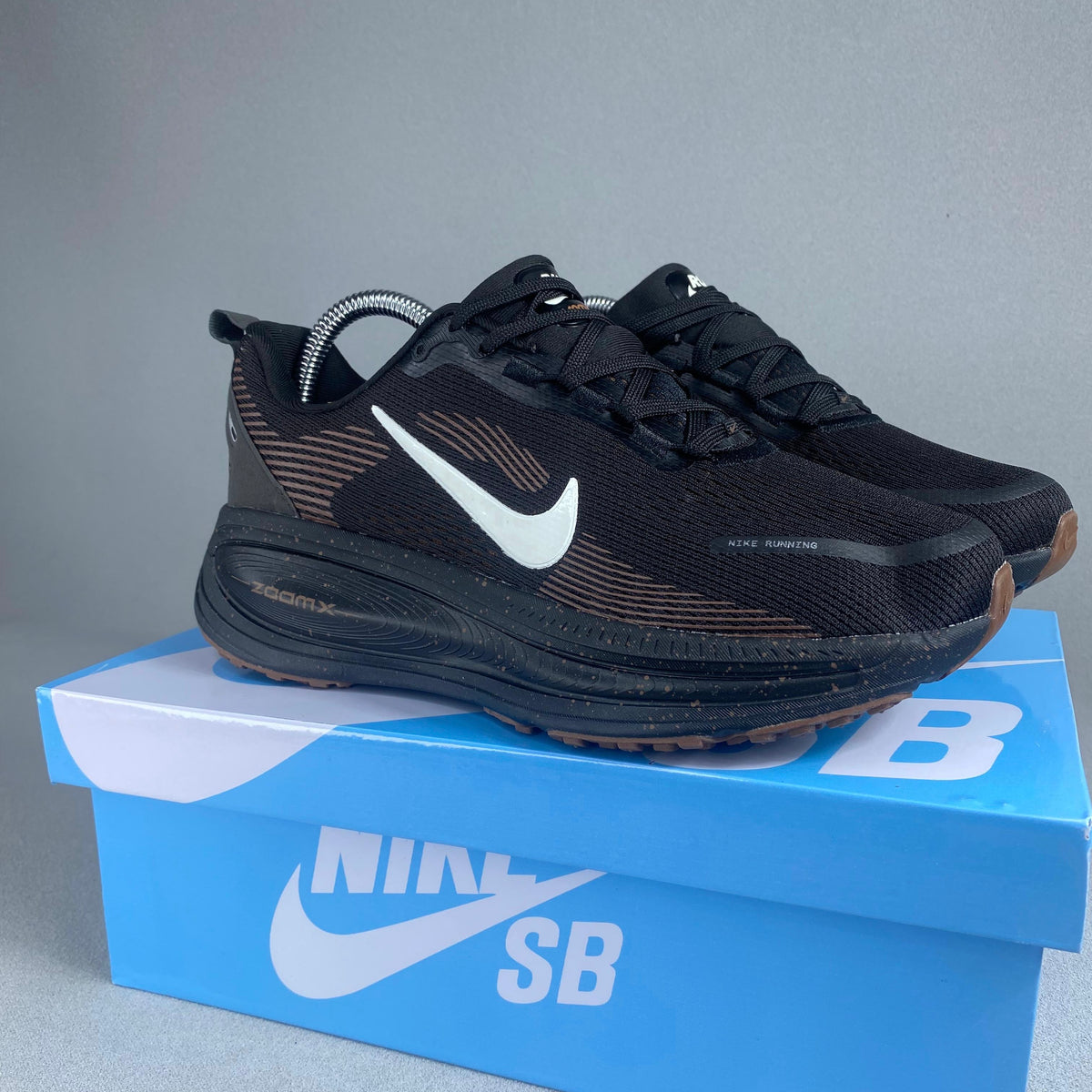 NIKE VOMERO 18