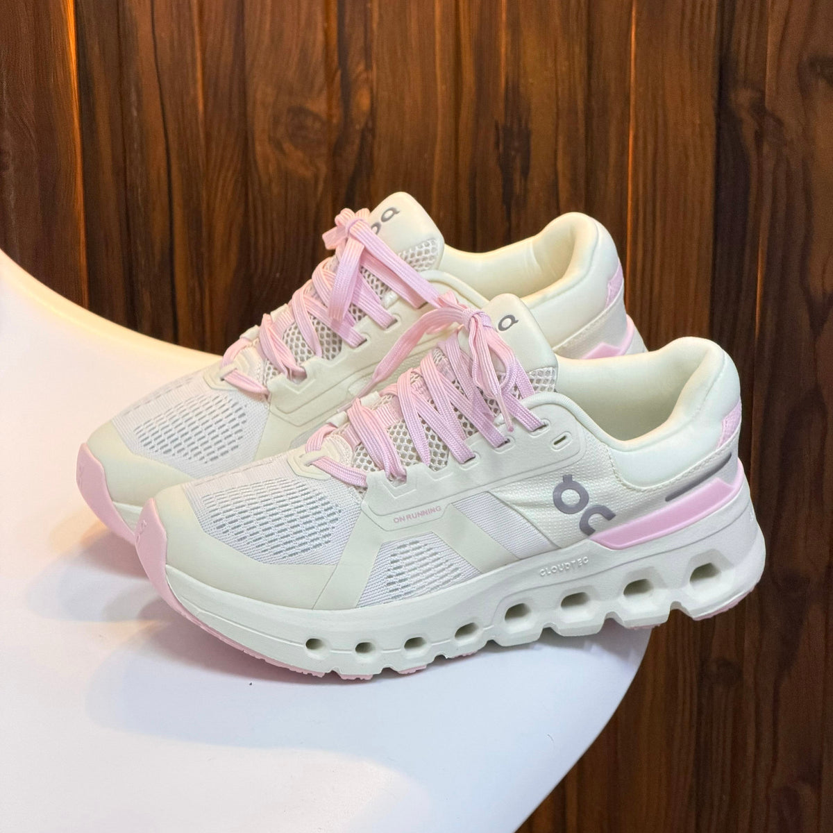 ON CLOUDRUNNER 2