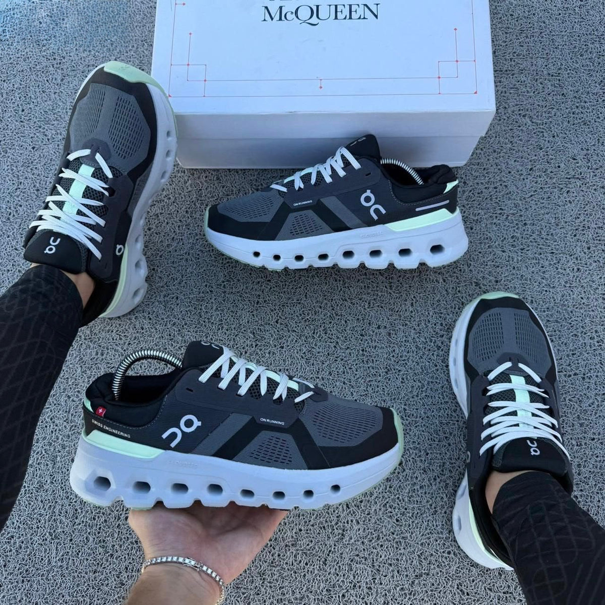 ON CLOUDRUNNER 2