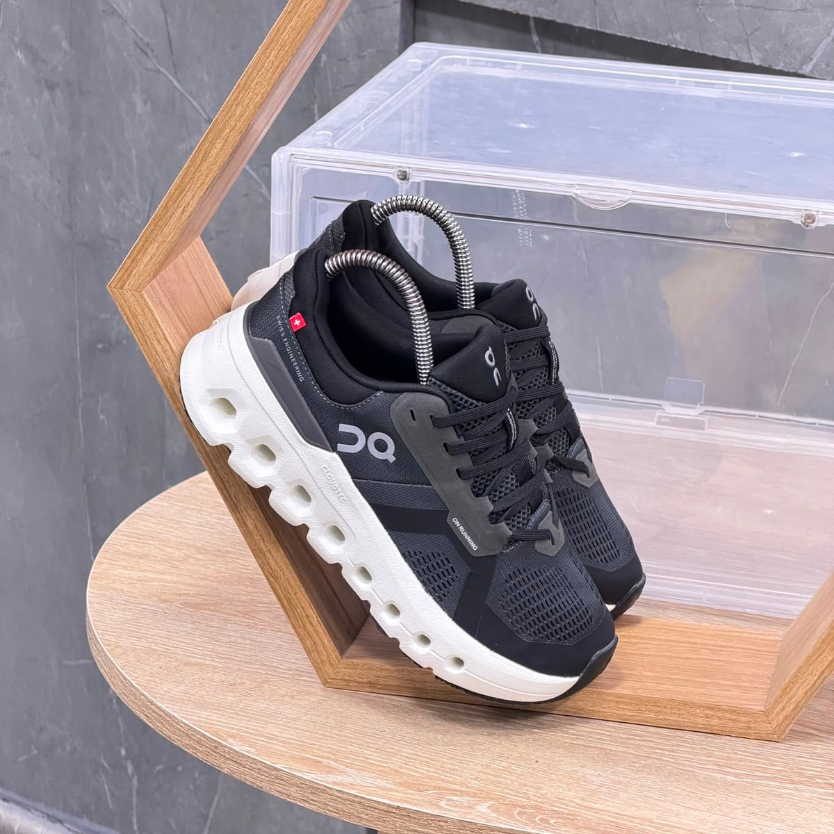 ON CLOUDRUNNER 2