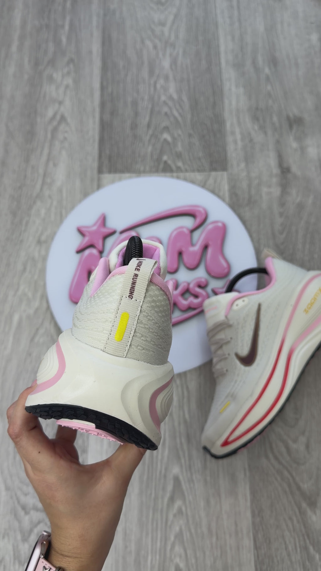 NIKE VOMERO PLUS